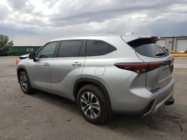 5TDKDRBH9RS571789 2024 TOYOTA HIGHLANDER - Image 2