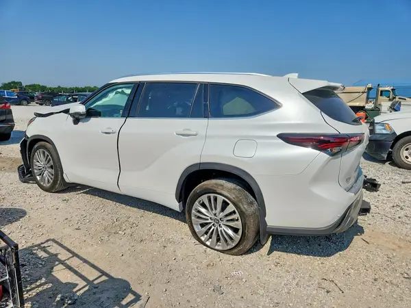 5TDKDRBH9SS580255 2025 TOYOTA HIGHLANDER - Image 2