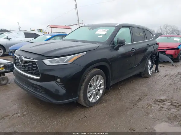 5TDKDRBH9SS589246 2025 TOYOTA HIGHLANDER - Image 2