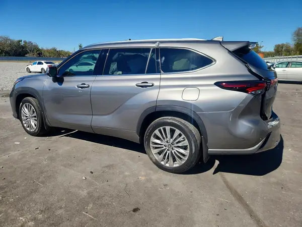 5TDKDRBH9TS600554 2026 TOYOTA HIGHLANDER - Image 2