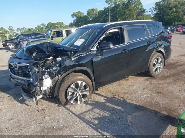 5TDKDRBH9TS606063 2026 TOYOTA HIGHLANDER - Image 2