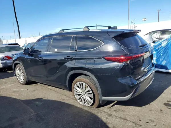 5TDKDRBHXPS009770 2023 TOYOTA HIGHLANDER - Image 2