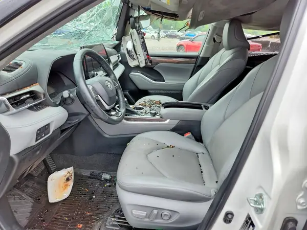 2023 TOYOTA HIGHLANDER auction photo 7