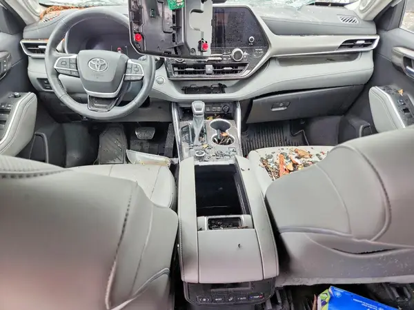 2023 TOYOTA HIGHLANDER auction photo 8