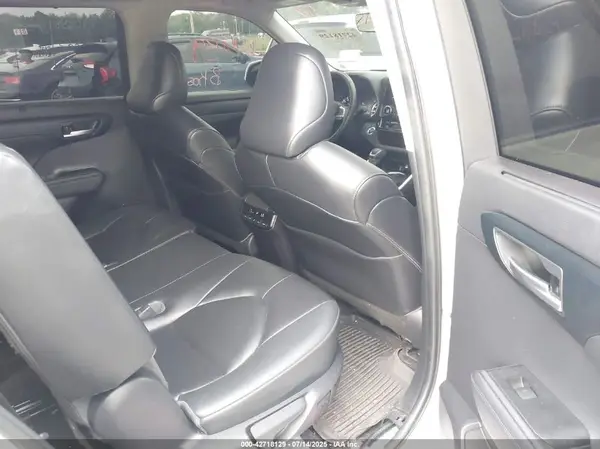 5TDKDRBHXPS027735 2023 TOYOTA HIGHLANDER - Image 8