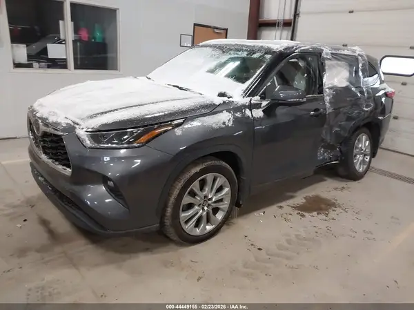 5TDKDRBHXPS031168 2023 TOYOTA HIGHLANDER - Image 2