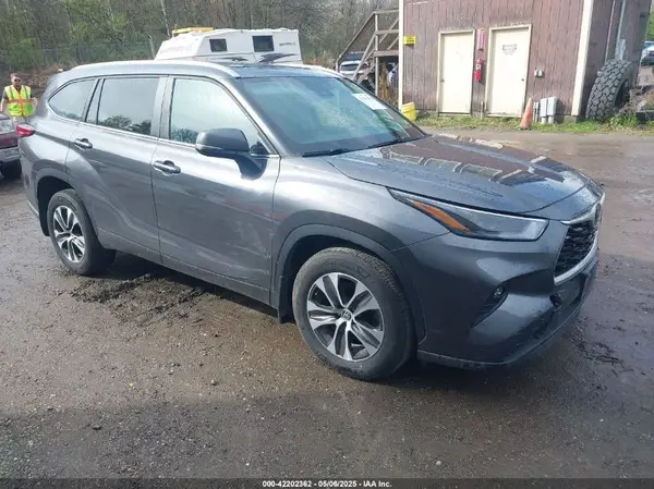 5TDKDRBHXPS032904 2023 TOYOTA HIGHLANDER - Image 1