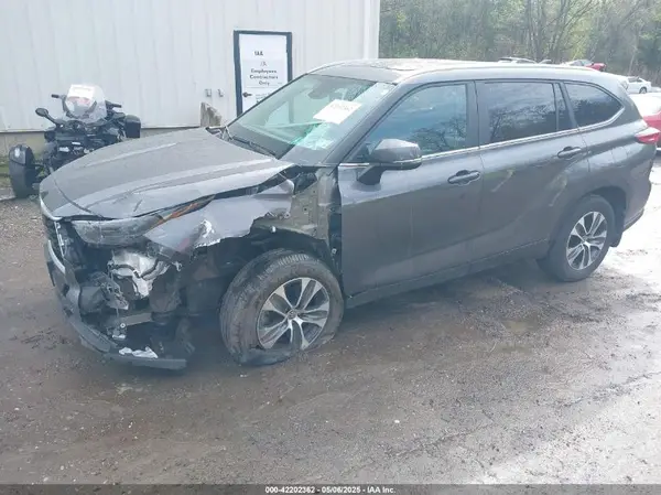 5TDKDRBHXPS032904 2023 TOYOTA HIGHLANDER - Image 2