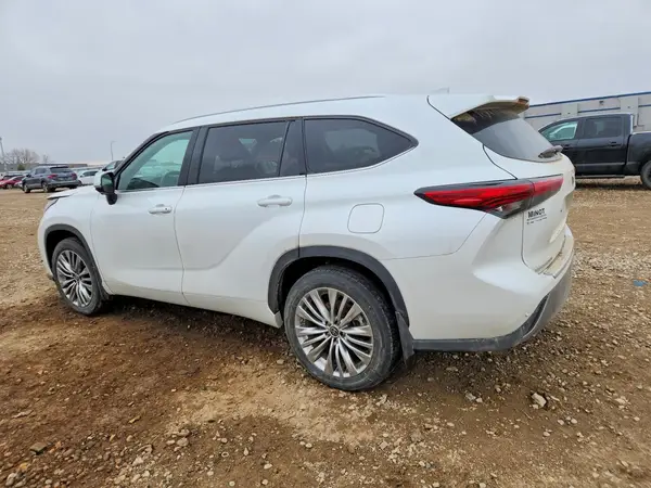 5TDKDRBHXPS039111 2023 TOYOTA HIGHLANDER - Image 2