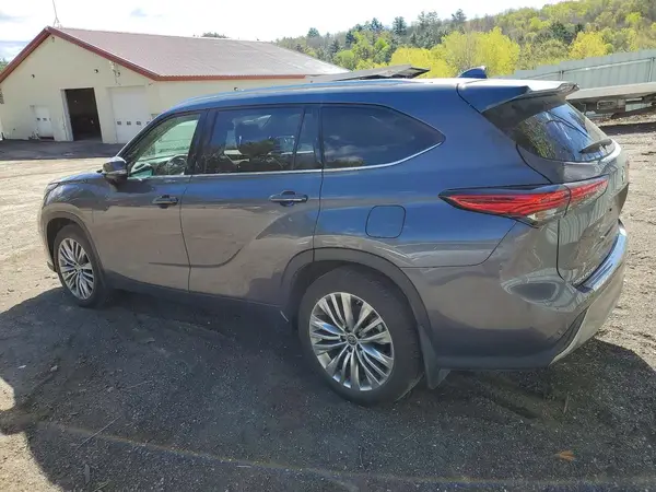 5TDKDRBHXPS040601 2023 TOYOTA HIGHLANDER - Image 2