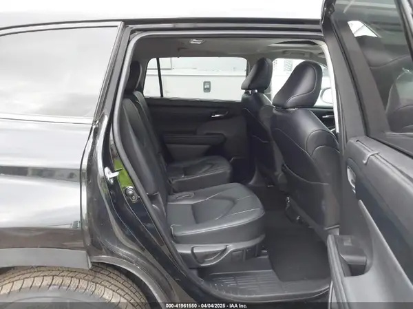 5TDKDRBHXPS046057 2023 TOYOTA HIGHLANDER - Image 8