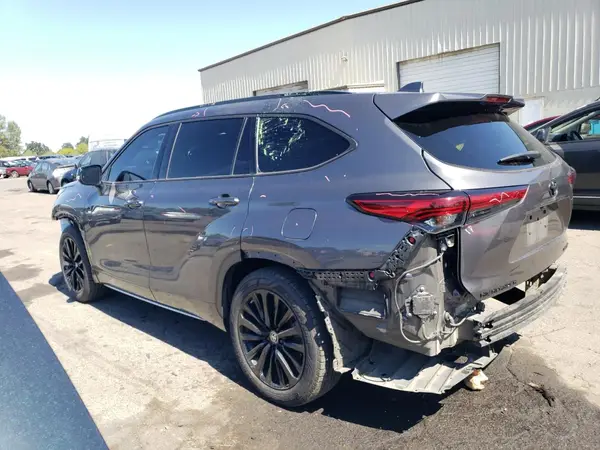5TDKDRBHXPS507029 2023 TOYOTA HIGHLANDER - Image 2