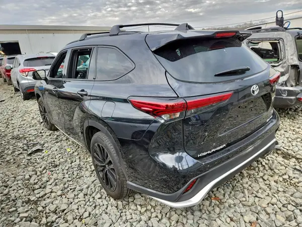 5TDKDRBHXPS512974 2023 TOYOTA HIGHLANDER - Image 2