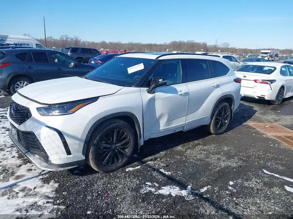5TDKDRBHXPS513767 2023 TOYOTA HIGHLANDER - Image 2