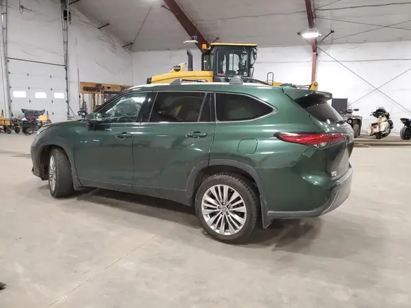 5TDKDRBHXPS513915 2023 TOYOTA HIGHLANDER - Image 2