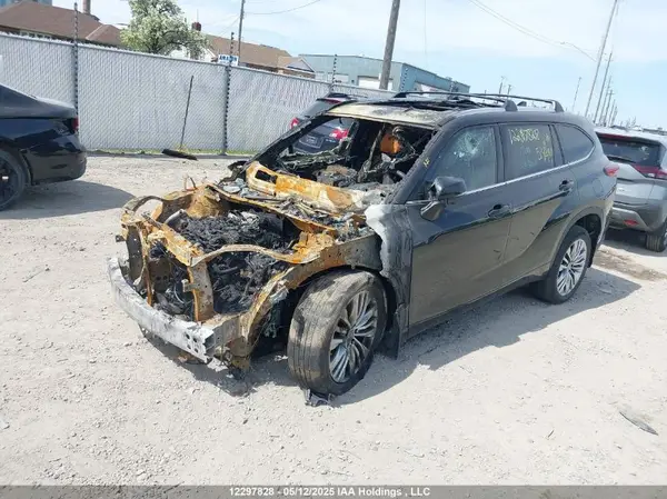 5TDKDRBHXPS514644 2023 TOYOTA HIGHLANDER - Image 2