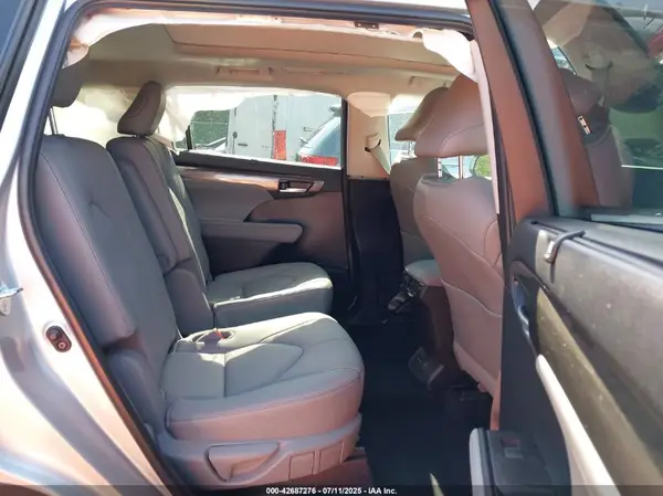 5TDKDRBHXPS516247 2023 TOYOTA HIGHLANDER - Image 8