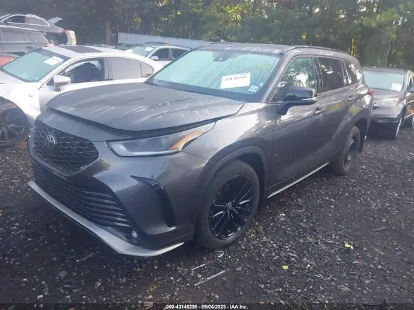 5TDKDRBHXPS518046 2023 TOYOTA HIGHLANDER - Image 2