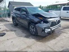 5TDKDRBHXPS526017 2023 TOYOTA HIGHLANDER