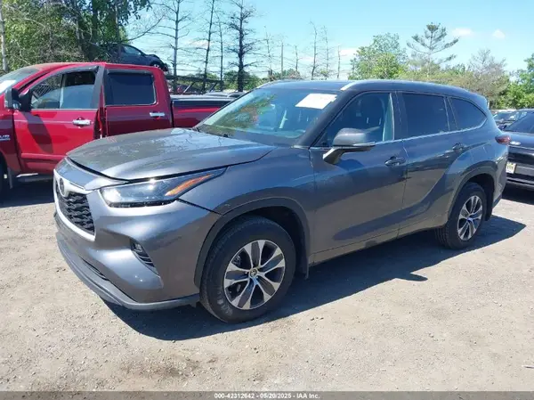 5TDKDRBHXRS531947 2024 TOYOTA HIGHLANDER - Image 2