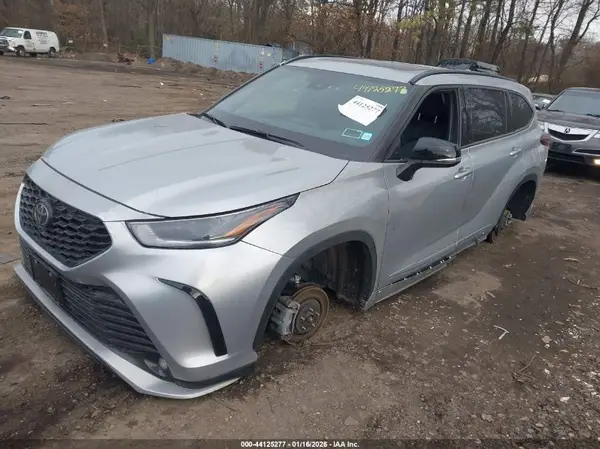 5TDKDRBHXRS532290 2024 TOYOTA HIGHLANDER - Image 2