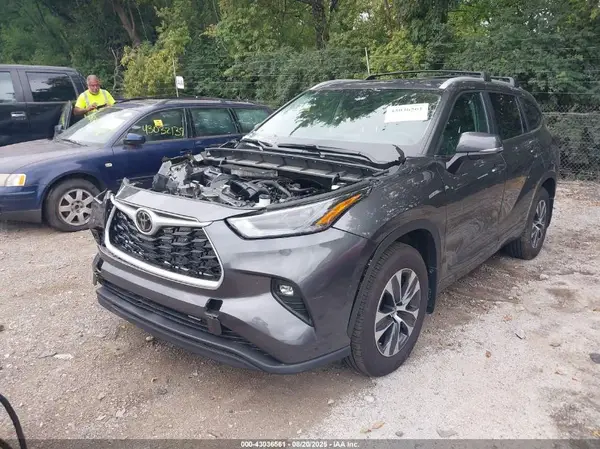 5TDKDRBHXRS554774 2024 TOYOTA HIGHLANDER - Image 2