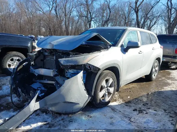 5TDKDRBHXRS555391 2024 TOYOTA HIGHLANDER - Image 2