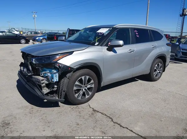 5TDKDRBHXRS557383 2024 TOYOTA HIGHLANDER - Image 2