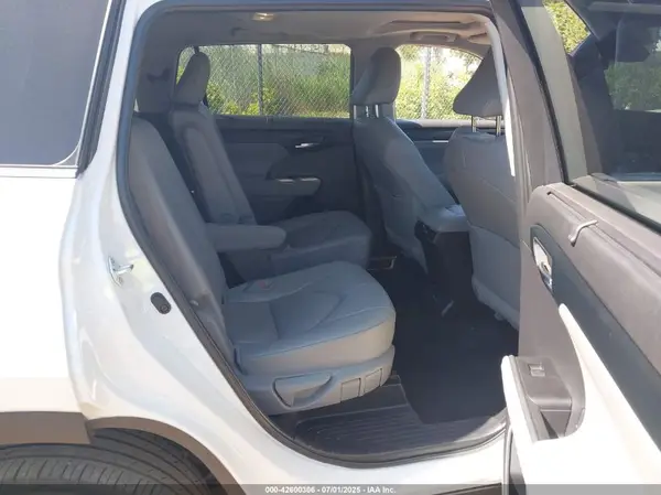 5TDKDRBHXRS565032 2024 TOYOTA HIGHLANDER - Image 8