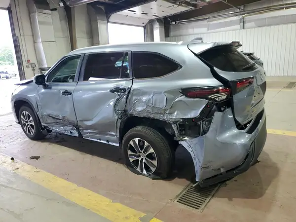 5TDKDRBHXRS565581 2024 TOYOTA HIGHLANDER - Image 2