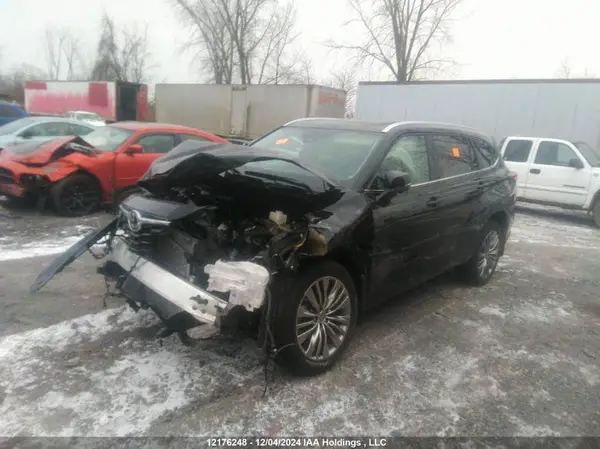 5TDKDRBHXRS569677 2024 TOYOTA HIGHLANDER - Image 2