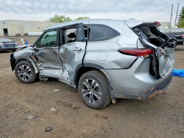 5TDKDRBHXRS575169 2024 TOYOTA HIGHLANDER - Image 2