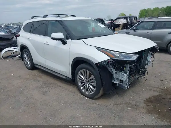 5TDKDRBHXSS01A236 2025 TOYOTA HIGHLANDER - Image 1