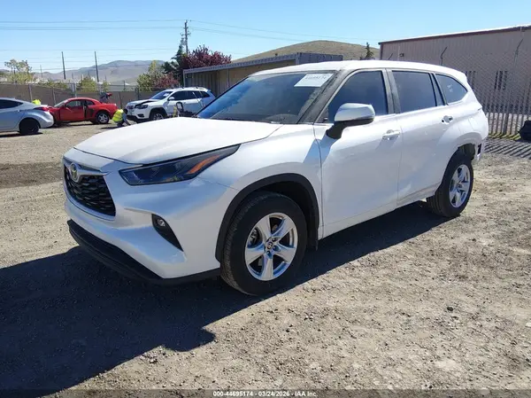 5TDKDRBHXSS582693 2025 TOYOTA HIGHLANDER - Image 2