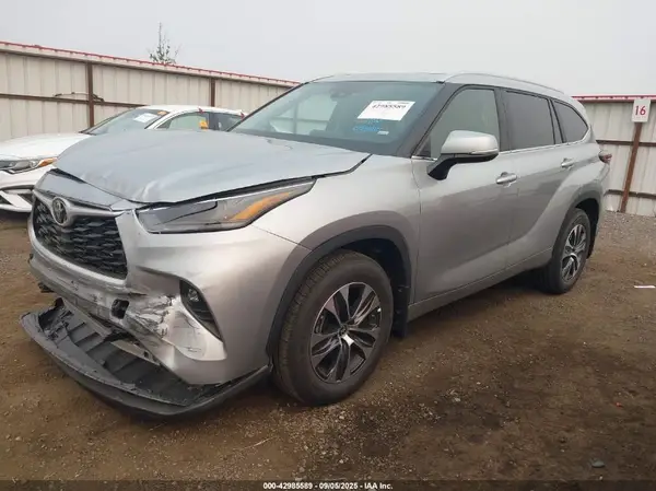5TDKDRBHXSS584914 2025 TOYOTA HIGHLANDER - Image 2