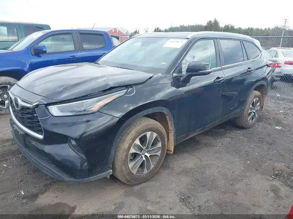 5TDKDRBHXSS588400 2025 TOYOTA HIGHLANDER - Image 2