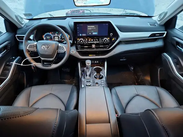 5TDKDRBHXSS594049 2025 TOYOTA HIGHLANDER - Image 8