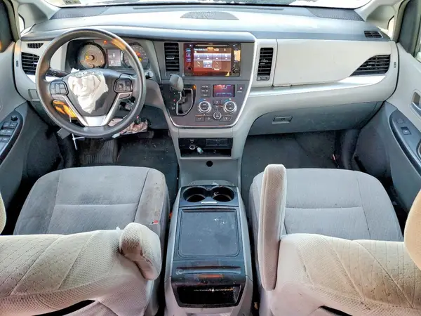 5TDKK3DC0GS694608 2016 TOYOTA SIENNA - Image 8