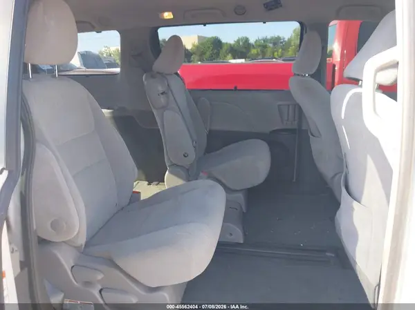 5TDKK3DC0GS694897 2016 TOYOTA SIENNA - Image 8