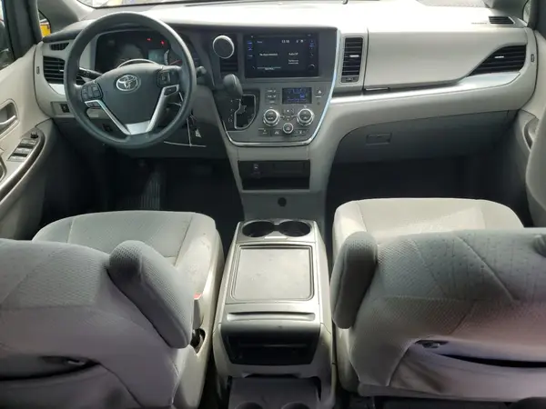 5TDKK3DC0GS695564 2016 TOYOTA SIENNA - Image 8