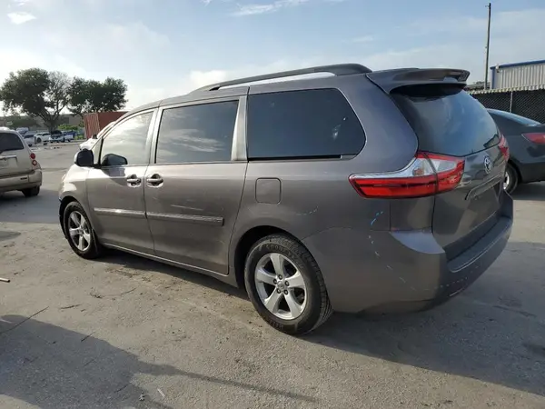 5TDKK3DC0GS700861 2016 TOYOTA SIENNA - Image 2