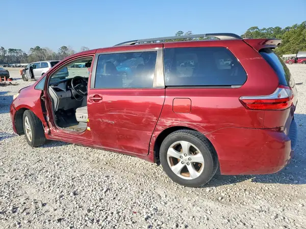 5TDKK3DC0GS704313 2016 TOYOTA SIENNA - Image 2