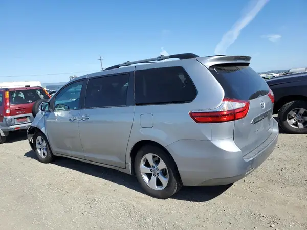 5TDKK3DC0GS705672 2016 TOYOTA SIENNA - Image 2