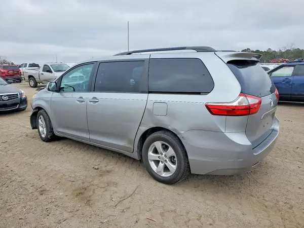 5TDKK3DC0GS714002 2016 TOYOTA SIENNA - Image 2