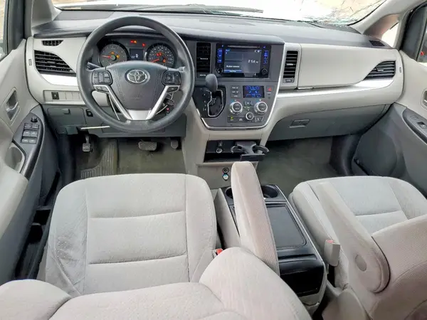 5TDKK3DC0GS714002 2016 TOYOTA SIENNA - Image 8