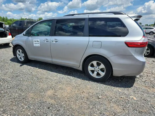5TDKK3DC0GS714100 2016 TOYOTA SIENNA - Image 2