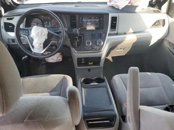5TDKK3DC0GS715702 2016 TOYOTA SIENNA - Image 8