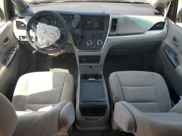 5TDKK3DC0GS718695 2016 TOYOTA SIENNA - Image 8