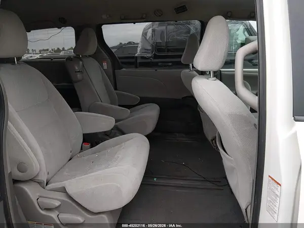 5TDKK3DC0GS719152 2016 TOYOTA SIENNA - Image 8
