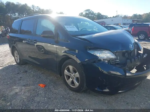 5TDKK3DC0GS723590 2016 TOYOTA SIENNA - Image 1